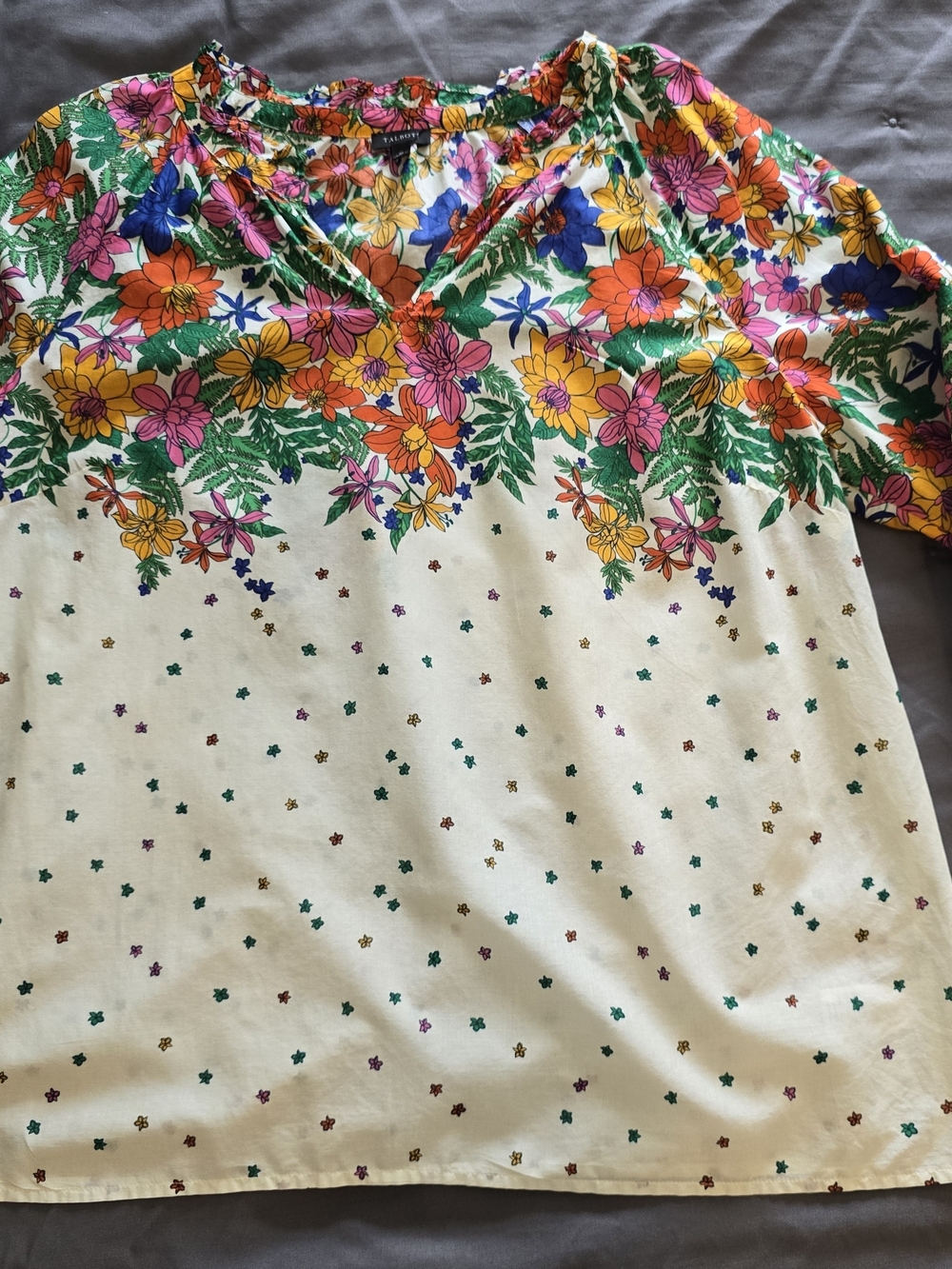 Talbot's XL Floral Mix V-Neck Women’s Top, Cream and Multicolor.